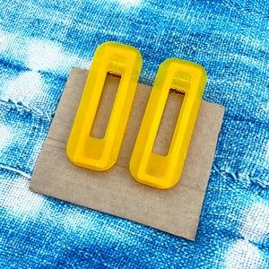 Yellow Translucent Resin Clips